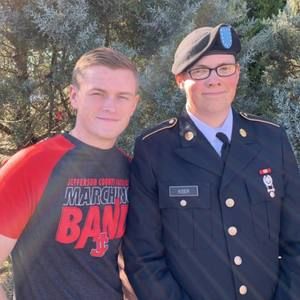 Meet your Posher, Zachary